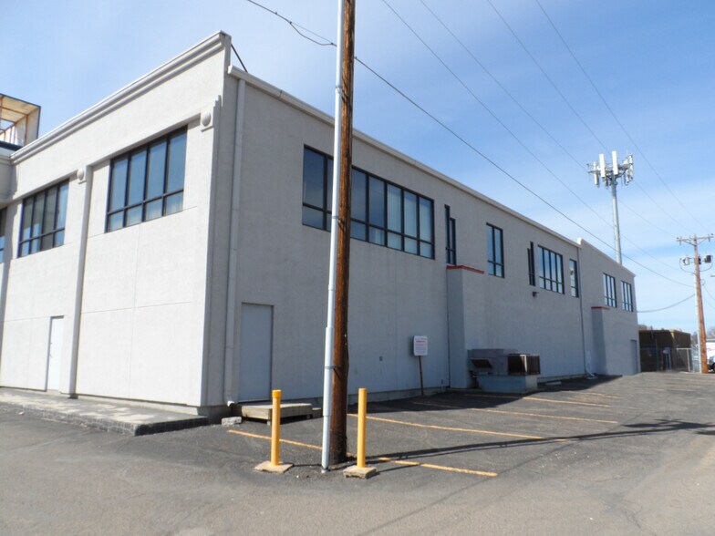 931 S 9th St, Bismarck, ND à vendre - Photo du bâtiment - Image 2 de 2