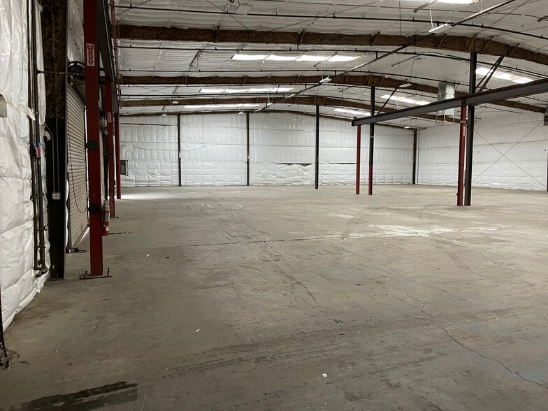 4201 Armour Ave, Bakersfield, CA for lease - Building Photo - Image 3 of 4