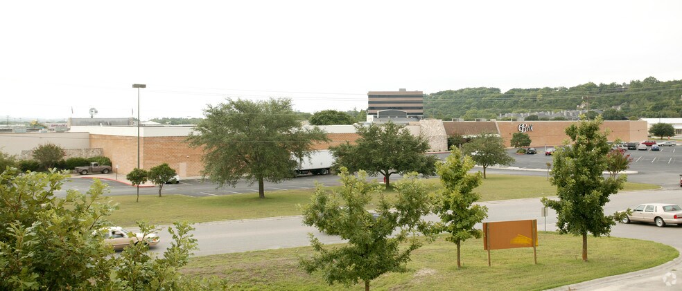 200 Sidney Baker St S, Kerrville, TX à louer - Autre - Image 3 de 6