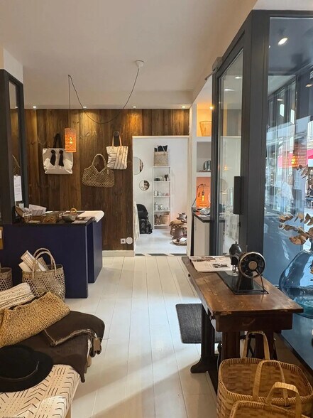 Commerce de détail dans Paris à louer - Photo du bâtiment - Image 1 de 4