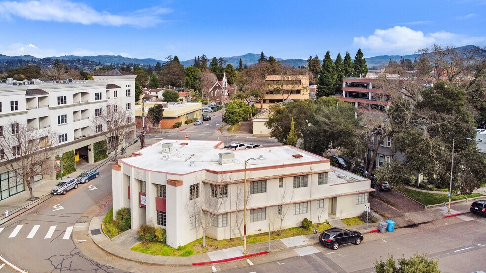 576 B St, Santa Rosa, CA à louer - Photo du bâtiment - Image 2 de 4