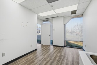 2 Pidgeon Hill Dr, Sterling, VA for lease Interior Photo- Image 2 of 13