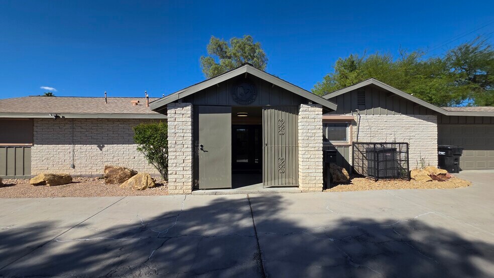 3909 Vegas Dr, Las Vegas, NV à vendre - Photo du bâtiment - Image 3 de 37