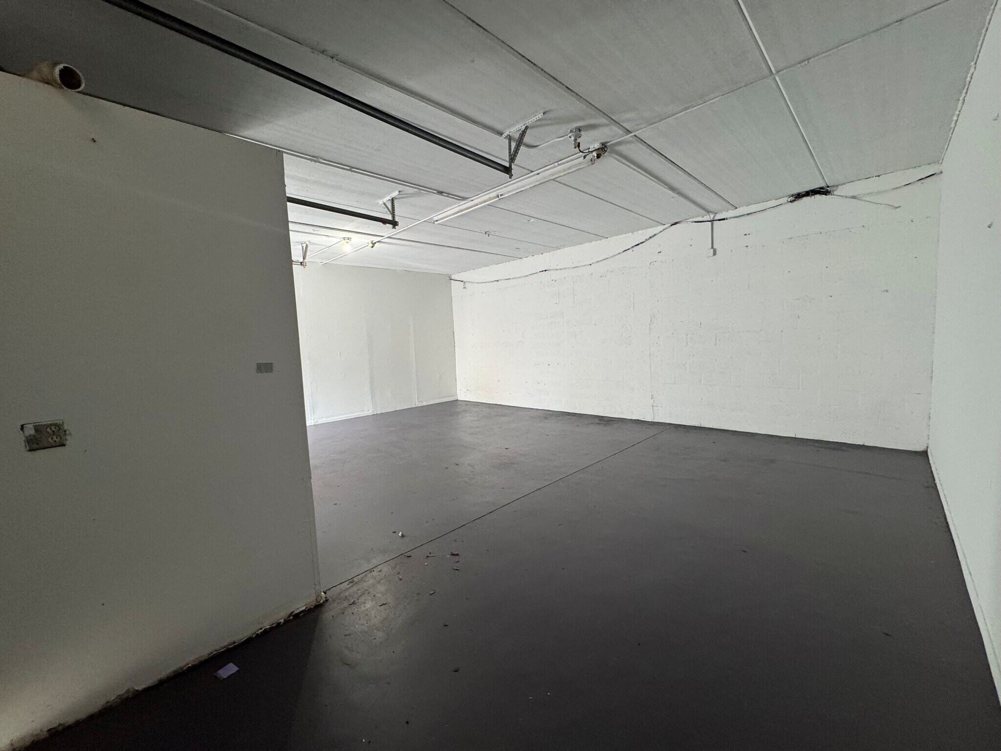 7535 Enterprise Dr, Riviera Beach, FL à louer Photo du bâtiment- Image 1 de 4