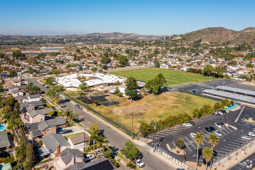 4100 E Walnut Ave, Orange, CA à vendre - Aérien - Image 3 de 7