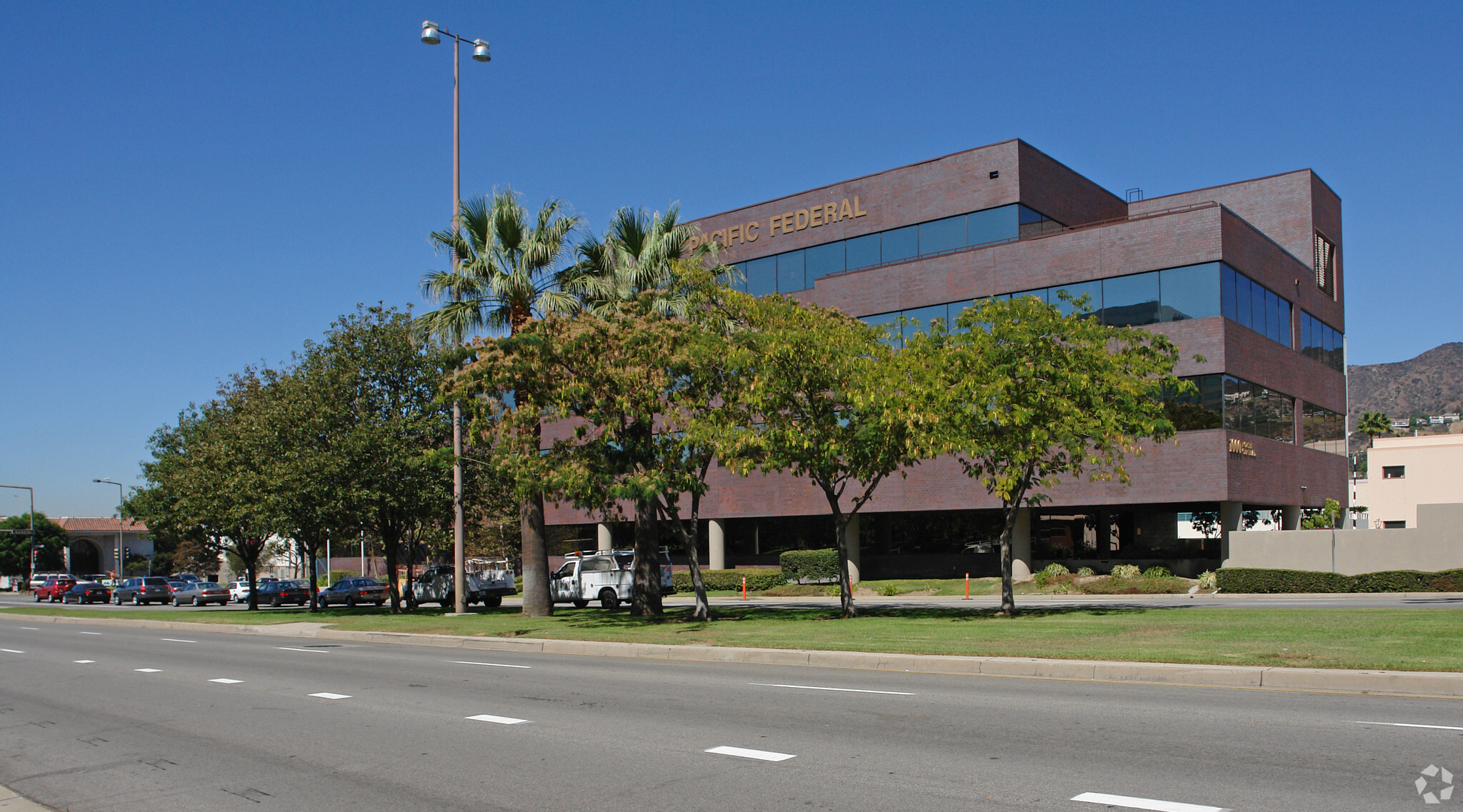 1000 N Central Ave, Glendale, CA à louer Photo principale- Image 1 de 5