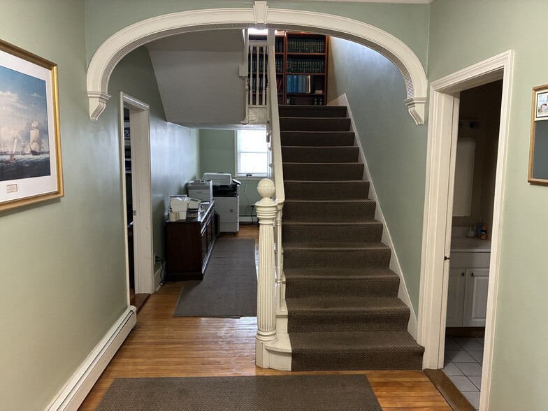 4 Lancaster Ter, Worcester, MA for sale - Building Photo - Image 3 of 7