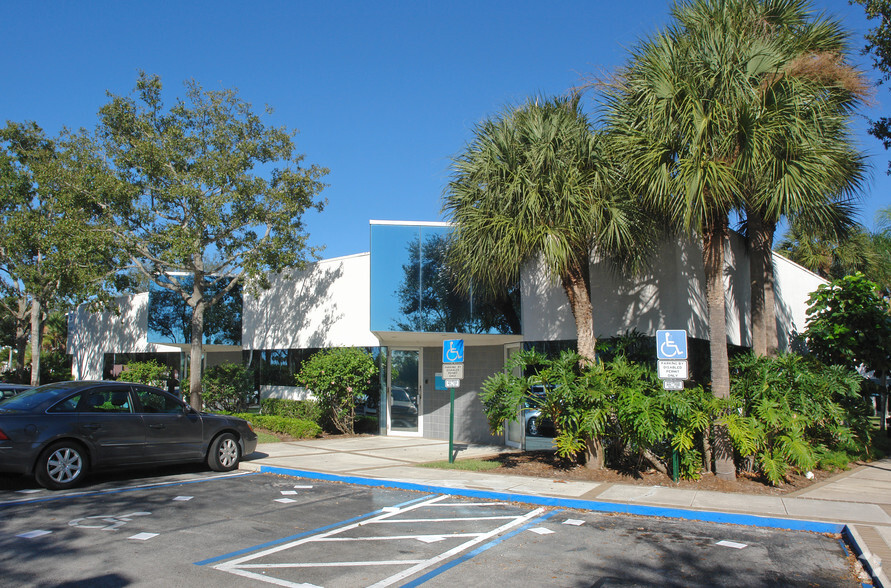 7800 Peters Rd, Plantation, FL for lease - Primary Photo - Image 1 of 14