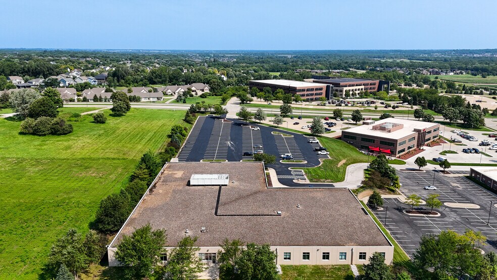 8850 NW 62nd Ave, Johnston, IA à louer - Aérien - Image 3 de 10