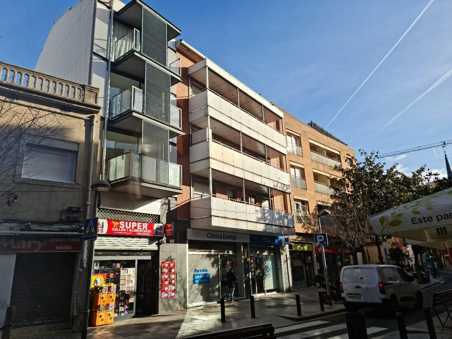 Multifamily in Cornellà de Llobregat, Barcelona for sale Primary Photo- Image 1 of 2