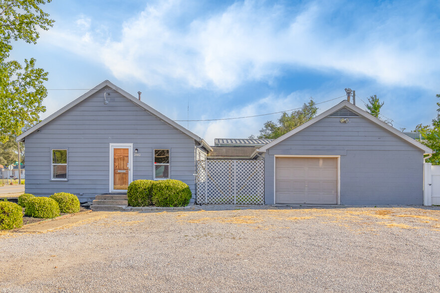 2042 Vermont Ave, Columbus, IN à vendre - Photo principale - Image 1 de 22