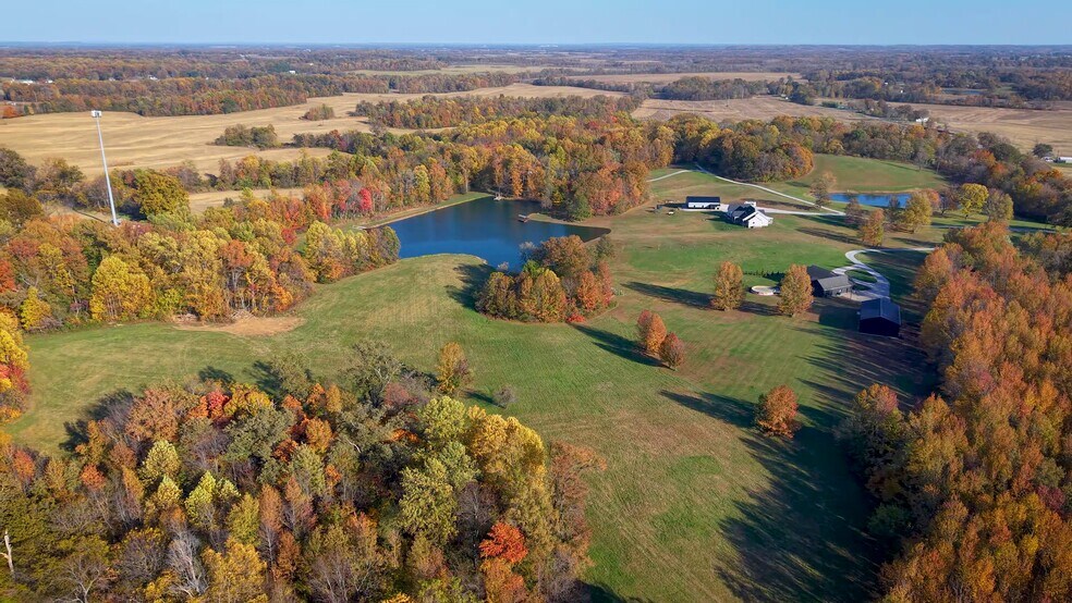 8381 State Route 351 E, Henderson, KY à vendre - Vidéo sur l’inscription commerciale - Image 2 de 33