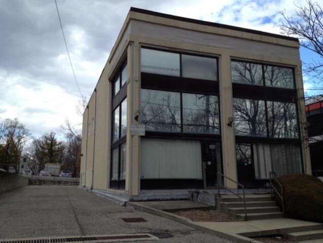 923-925 Northern Blvd, Great Neck, NY à vendre - Photo du bâtiment - Image 2 de 4