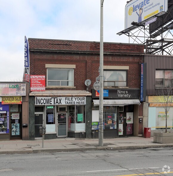 1656 Eglinton Ave W, Toronto, ON à louer - Photo du bâtiment - Image 2 de 4
