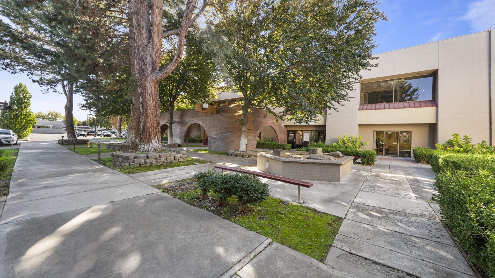 3311 W Clearwater Ave, Kennewick, WA for sale Primary Photo- Image 1 of 23