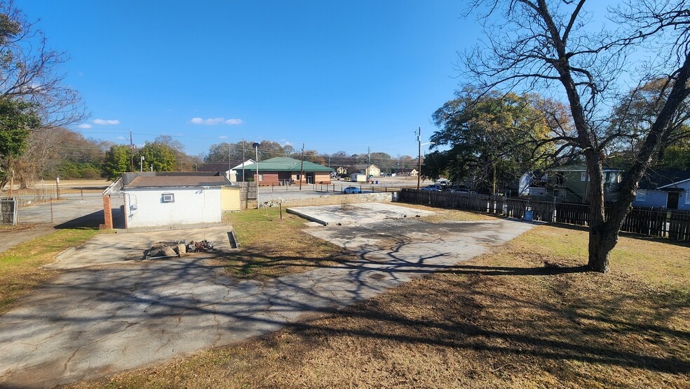 2344 N Lumpkin Rd, Columbus, GA à vendre - Photo du bâtiment - Image 3 de 14