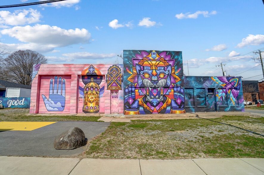 1725 N Tryon St N, Charlotte, NC for sale - Building Photo - Image 2 of 42