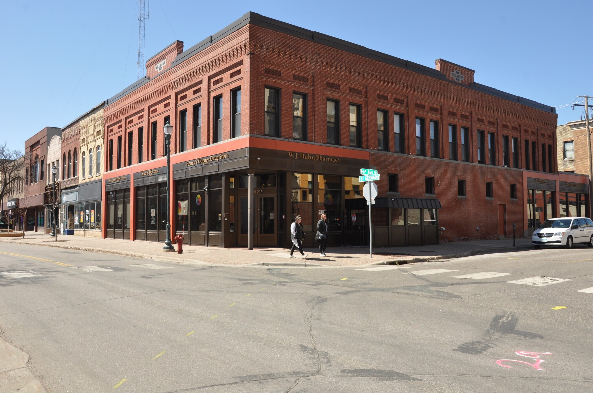 601 W St Germain St, Saint Cloud, MN à vendre Photo du bâtiment- Image 1 de 1