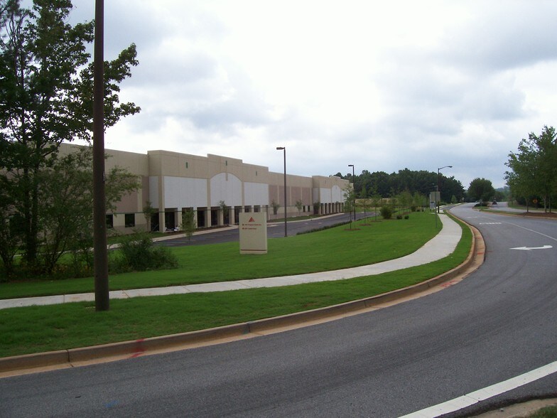 2021 Cedars Rd, Lawrenceville, GA à louer - Photo du bâtiment - Image 2 de 6