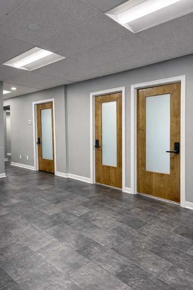 9426 Stewartown Rd, Gaithersburg, MD for lease - Building Photo - Image 2 of 19