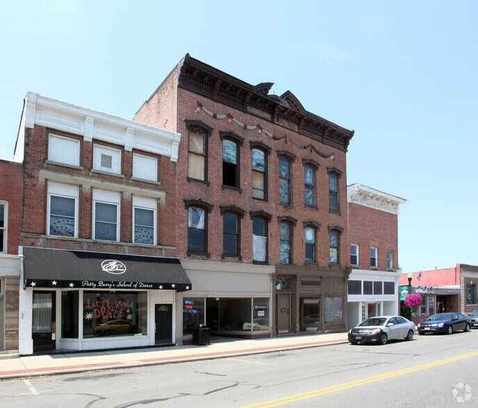 121-123 N Main St, Marysville, OH à vendre - Photo principale - Image 1 de 2