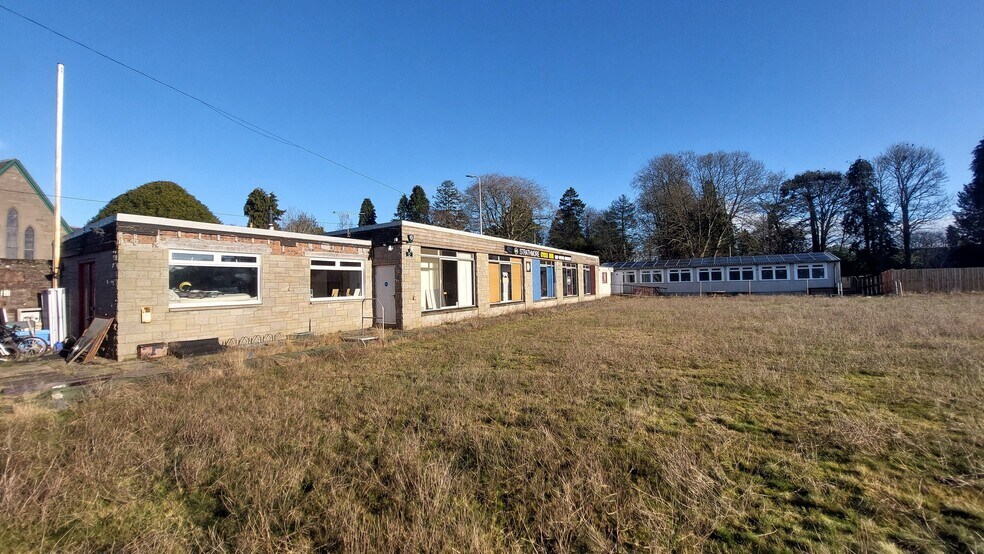 1 Forfar Rd, Coupar Angus à vendre - Photo du bâtiment - Image 2 de 3