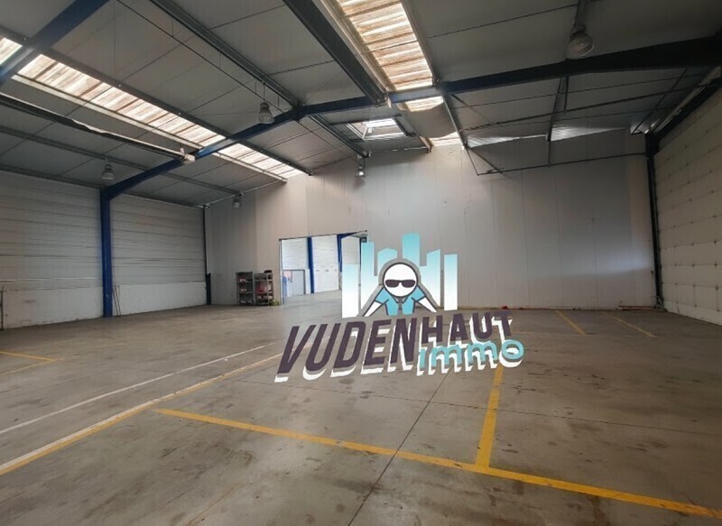 Industrial in Lespinasse for lease - Building Photo - Image 2 of 9