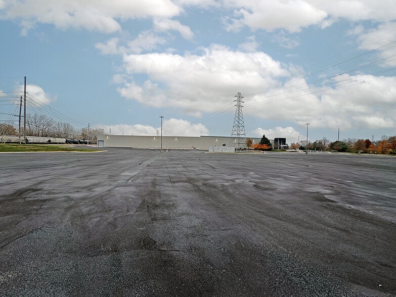 1420 Discovery Pky, Alton, IL for lease - Building Photo - Image 3 of 10