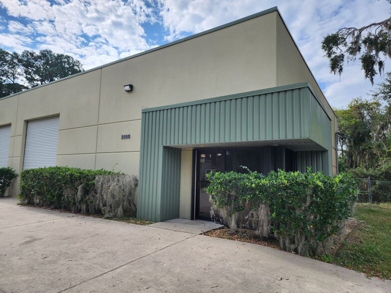 2808 Hibiscus Dr, Edgewater, FL for lease - Building Photo - Image 2 of 11