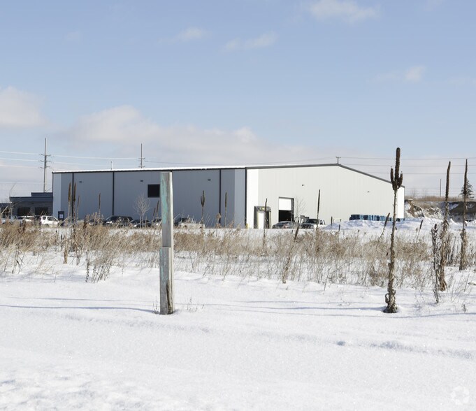 100 Heroux Devtek Dr, Cambridge, ON for sale - Primary Photo - Image 1 of 1