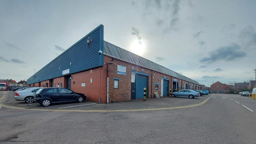 Old Church Rd, Coventry for lease - Primary Photo - Image 1 of 5