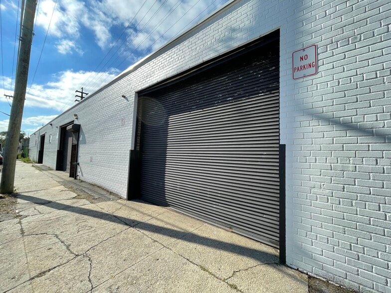 118-40 Montauk St, Saint Albans, NY for sale - Building Photo - Image 2 of 11