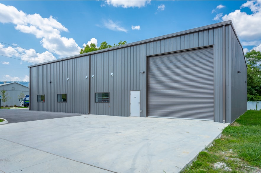 1409 E 51st St, Chattanooga, TN à vendre - Photo du bâtiment - Image 2 de 29