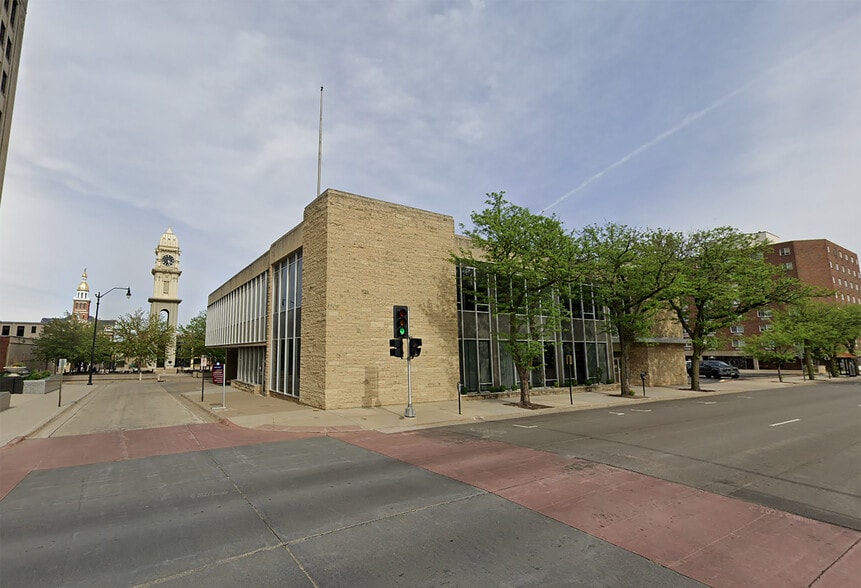 270 W 7th St, Dubuque, IA for sale - Building Photo - Image 2 of 2
