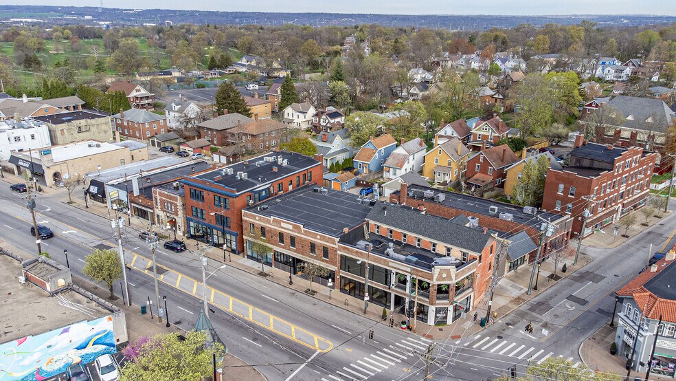 6091-6095 Montgomery Rd, Cincinnati, OH à louer - Photo du bâtiment - Image 2 de 26