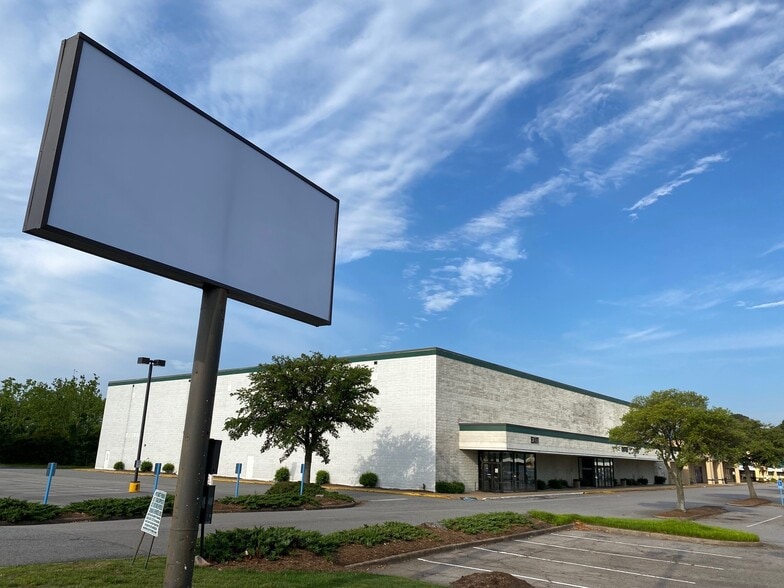 415 N Military Hwy, Norfolk, VA for lease - Building Photo - Image 3 of 3