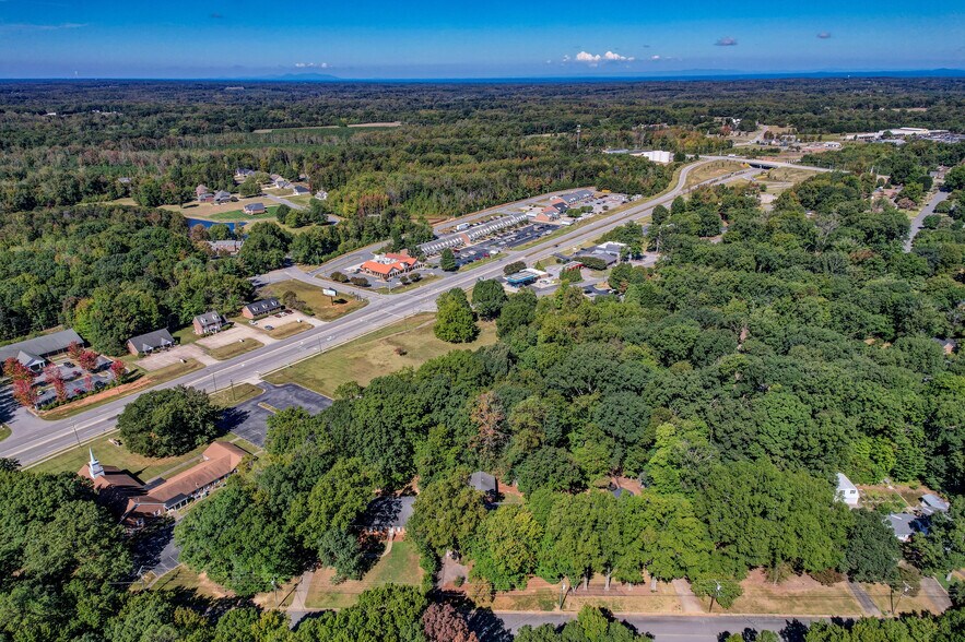 1311 Freeway Dr, Reidsville, NC à louer - Photo du bâtiment - Image 2 de 29