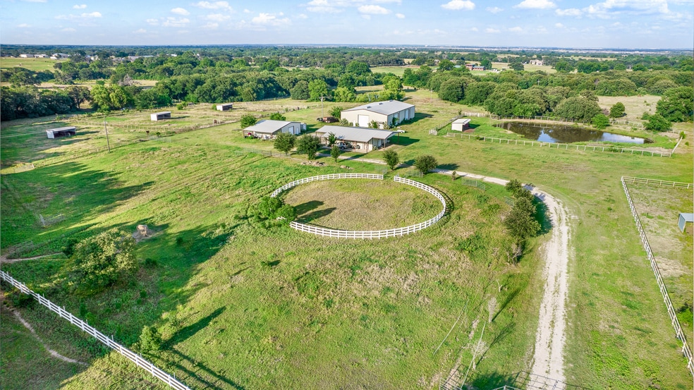 6832 FM 2931, Aubrey, TX à vendre - Photo du bâtiment - Image 3 de 31
