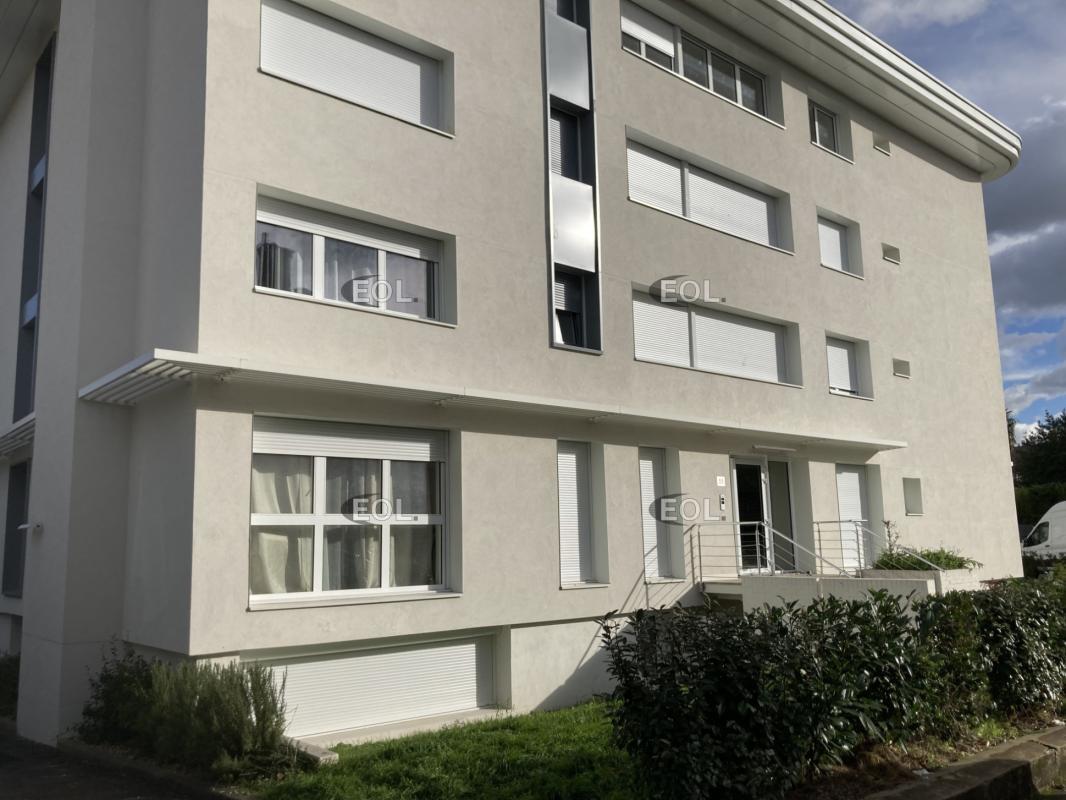Office in Maisons-Alfort for lease Building Photo- Image 1 of 10
