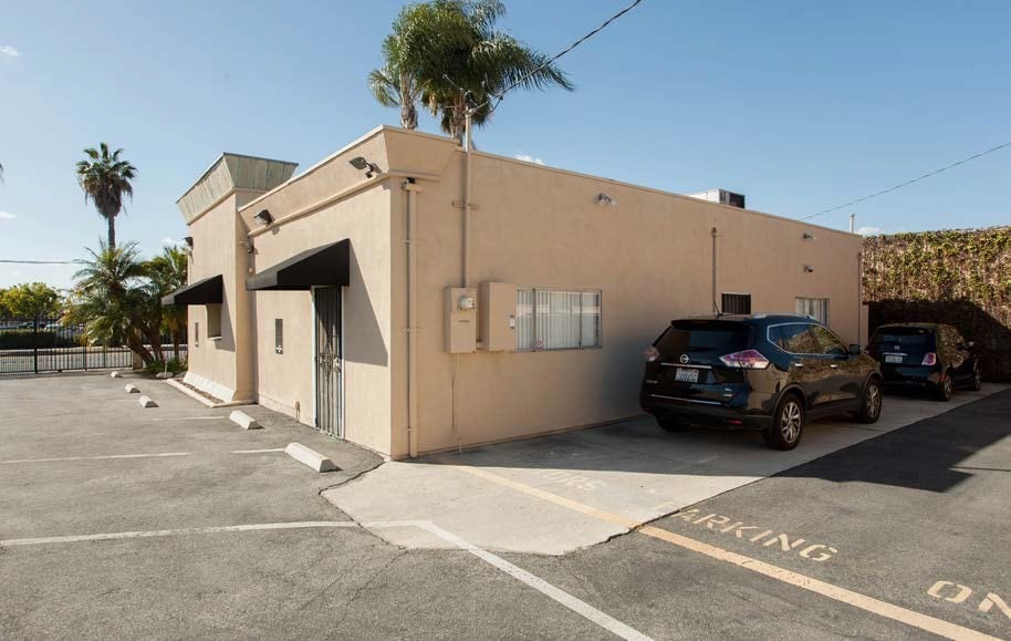 2664 Atlantic Ave, Signal Hill, CA for lease - Building Photo - Image 2 of 3