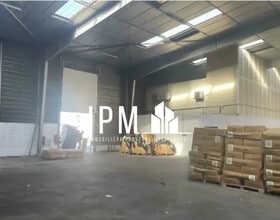 Flex in Marseille for lease Interior Photo- Image 2 of 3