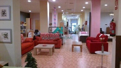 Commerce de détail dans Roquetas de Mar, Almería à louer Photo intérieure- Image 2 de 5