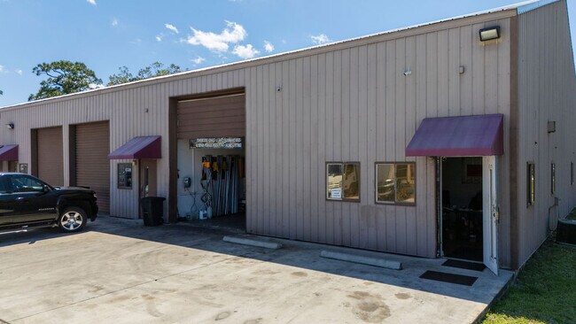 More details for 1556-1578 SE South Niemeyer Cir, Port Saint Lucie, FL - Industrial for Lease