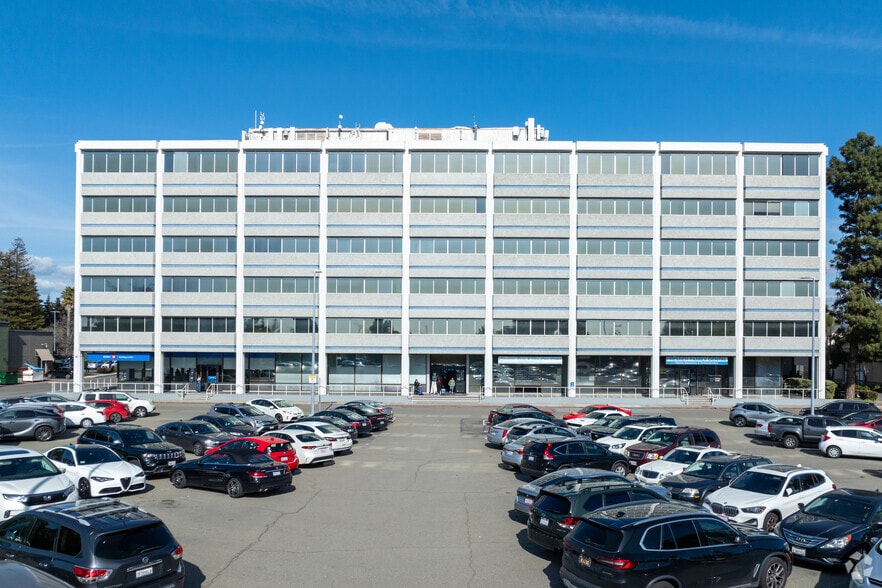 24301 Southland Dr, Hayward, CA à louer - Photo du bâtiment - Image 2 de 7