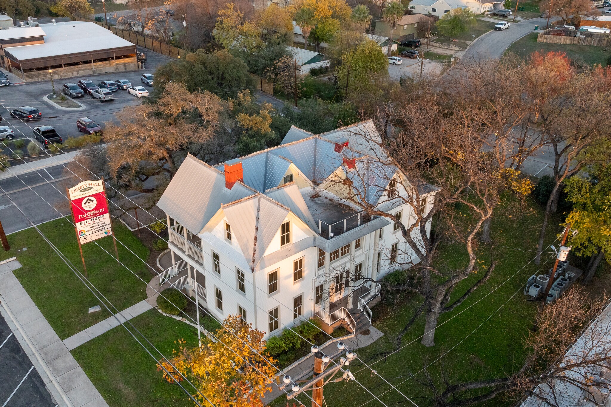 119 Avenue G, Marble Falls, TX à vendre Photo principale- Image 1 de 33