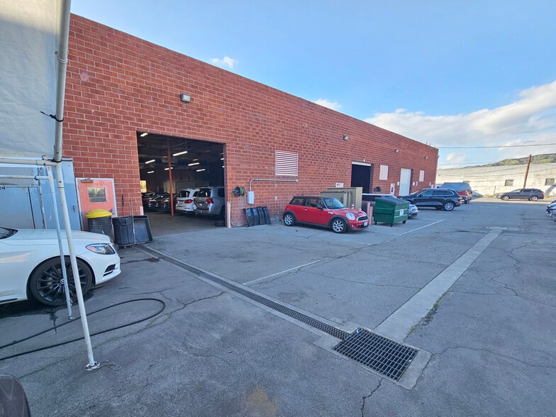 2420-2424 Ontario St, Burbank, CA for lease - Building Photo - Image 2 of 13