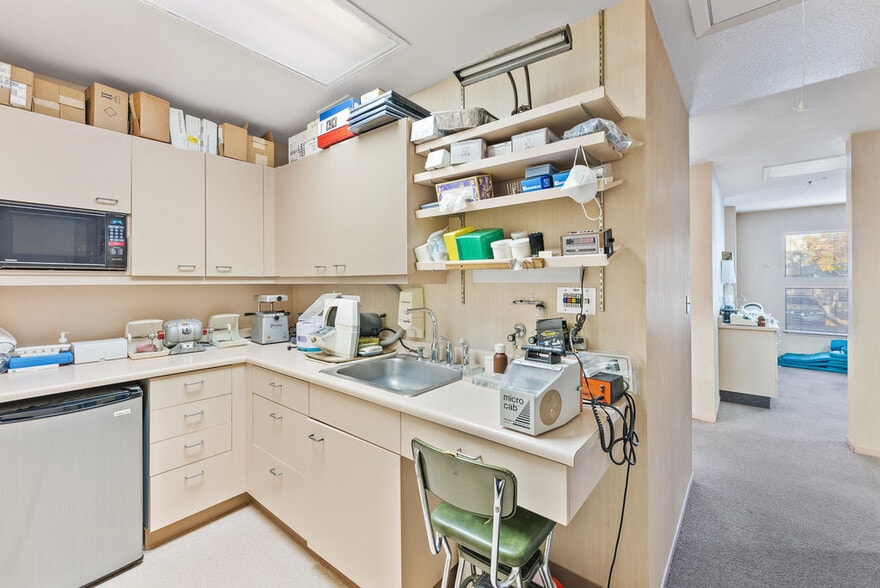 64 Penny Ln, Watsonville, CA for sale - Building Photo - Image 2 of 21