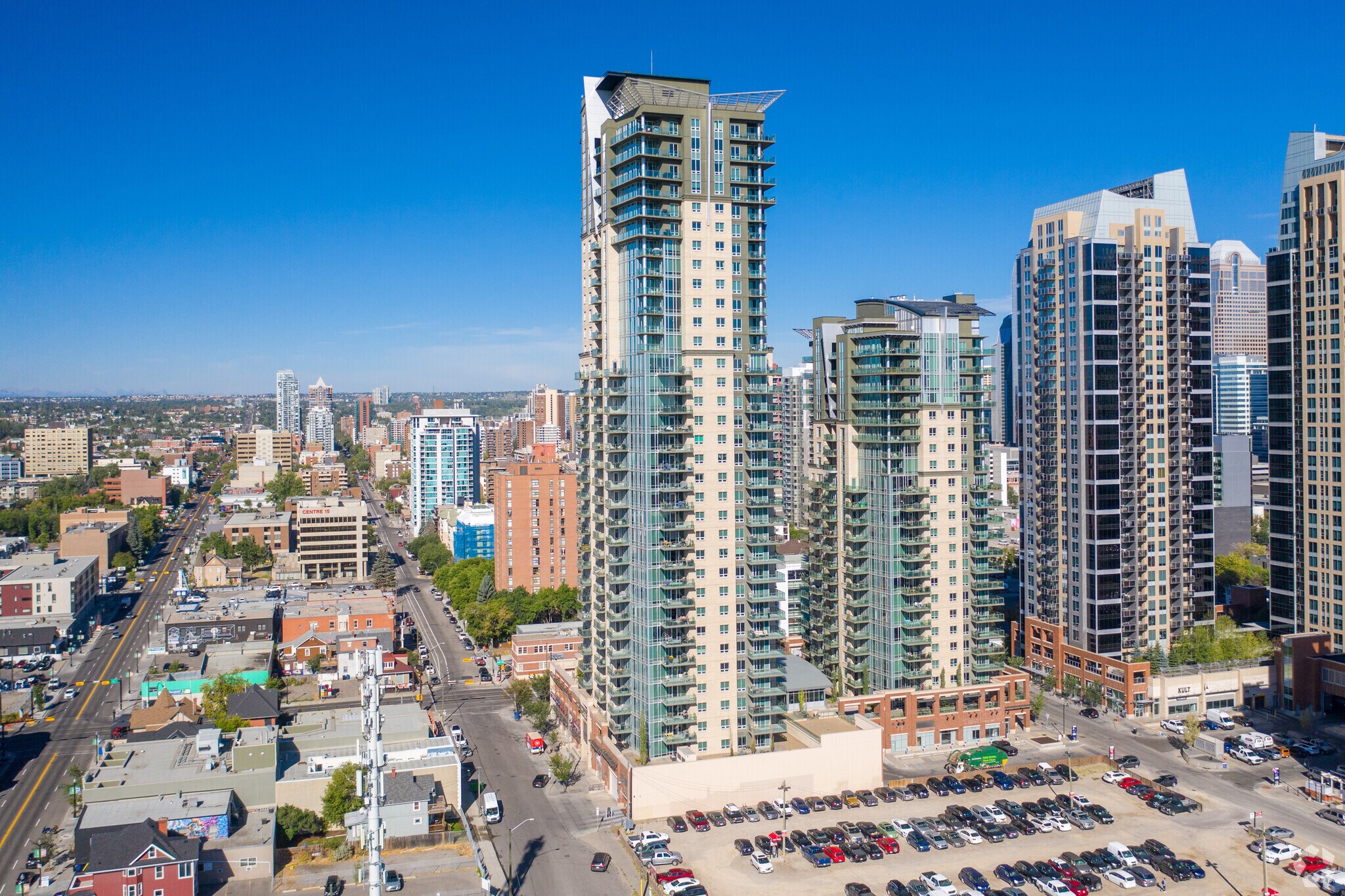 210 15 Av SE, Calgary, AB à vendre Photo du bâtiment- Image 1 de 1