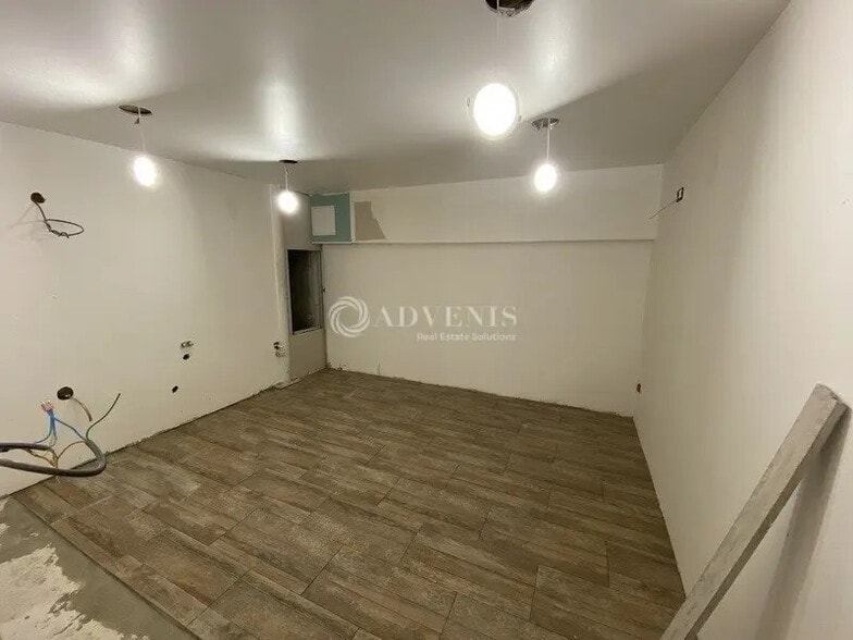 Bureau dans Coignières à louer - Photo intérieure - Image 2 de 6