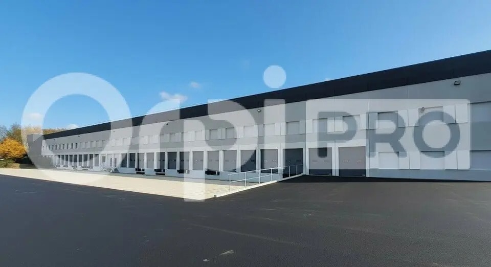Flex in Lisses for lease Building Photo- Image 1 of 14